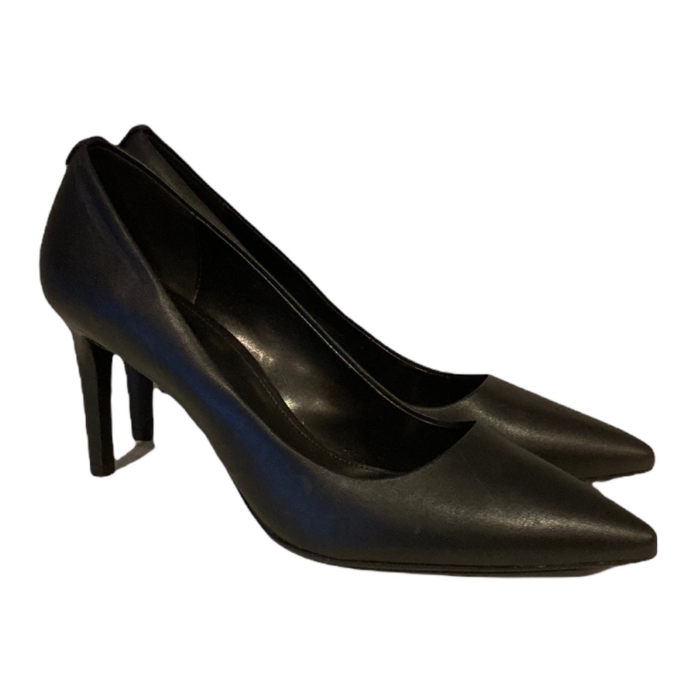 Black pump sz 10